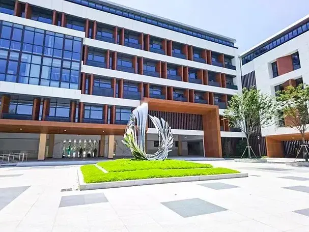 লাইট স্টিল স্ট্রাকচার স্কুল